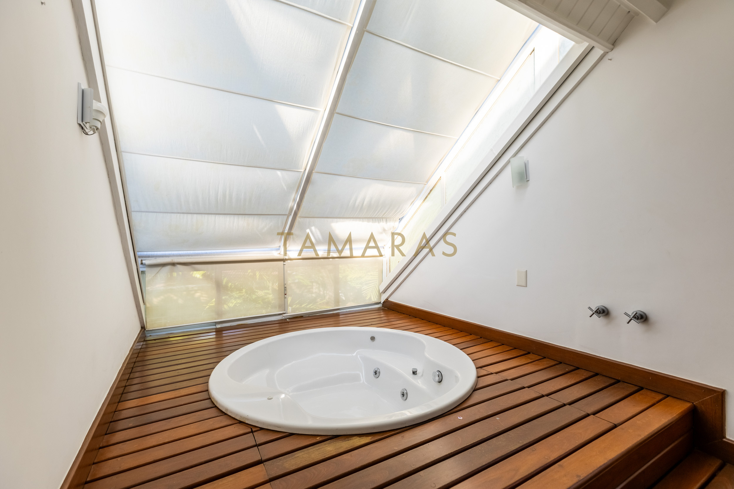 1764098324-34510-01_imagem_01